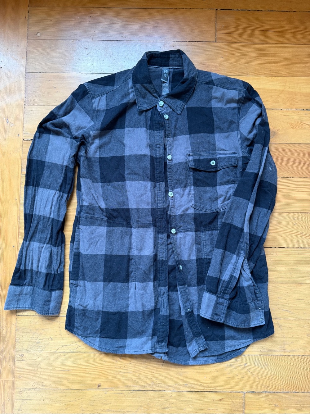 Mountain Hardware Black and Gray Flannel Shirt - X-SMALL